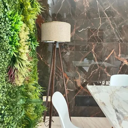 Bed & Breakfast Diamond