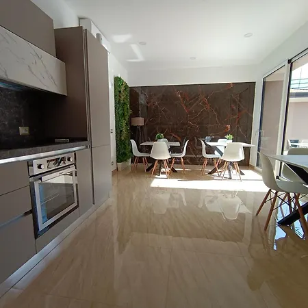 Bed & Breakfast Diamond