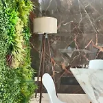 Bed and Breakfast Diamond